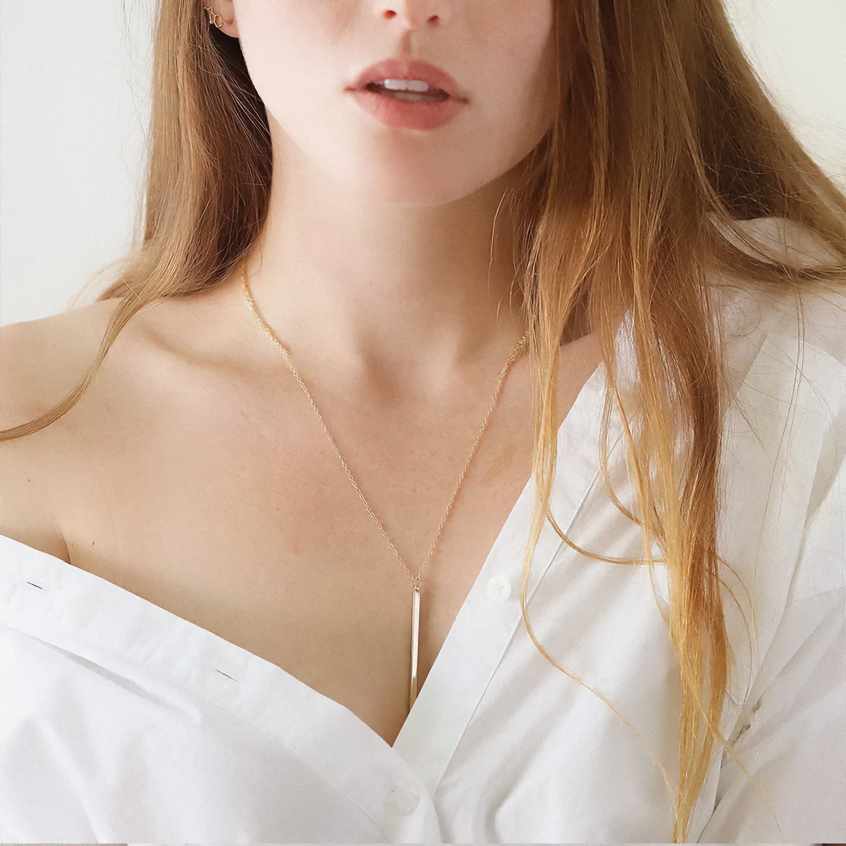 Elegant Gold Bar Pendant Necklace