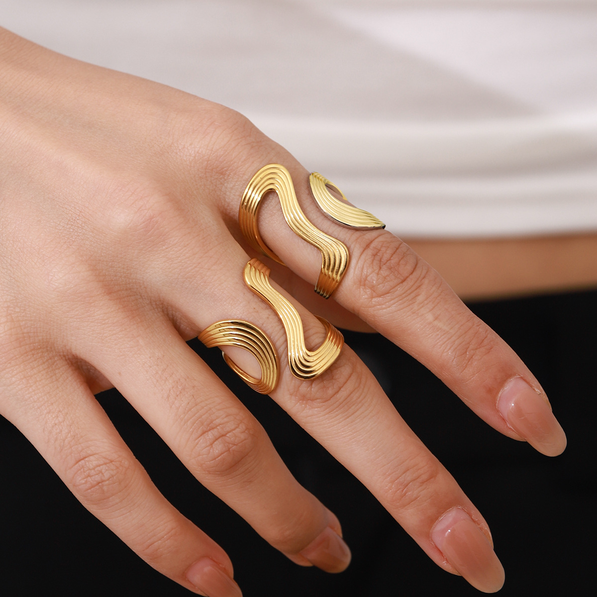 Kinetic Twist Gold Ring