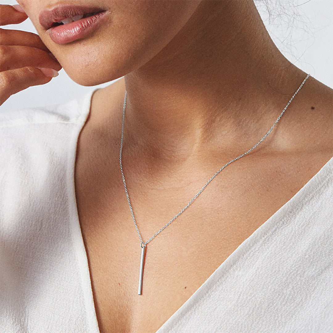 Elegant Gold Bar Pendant Necklace