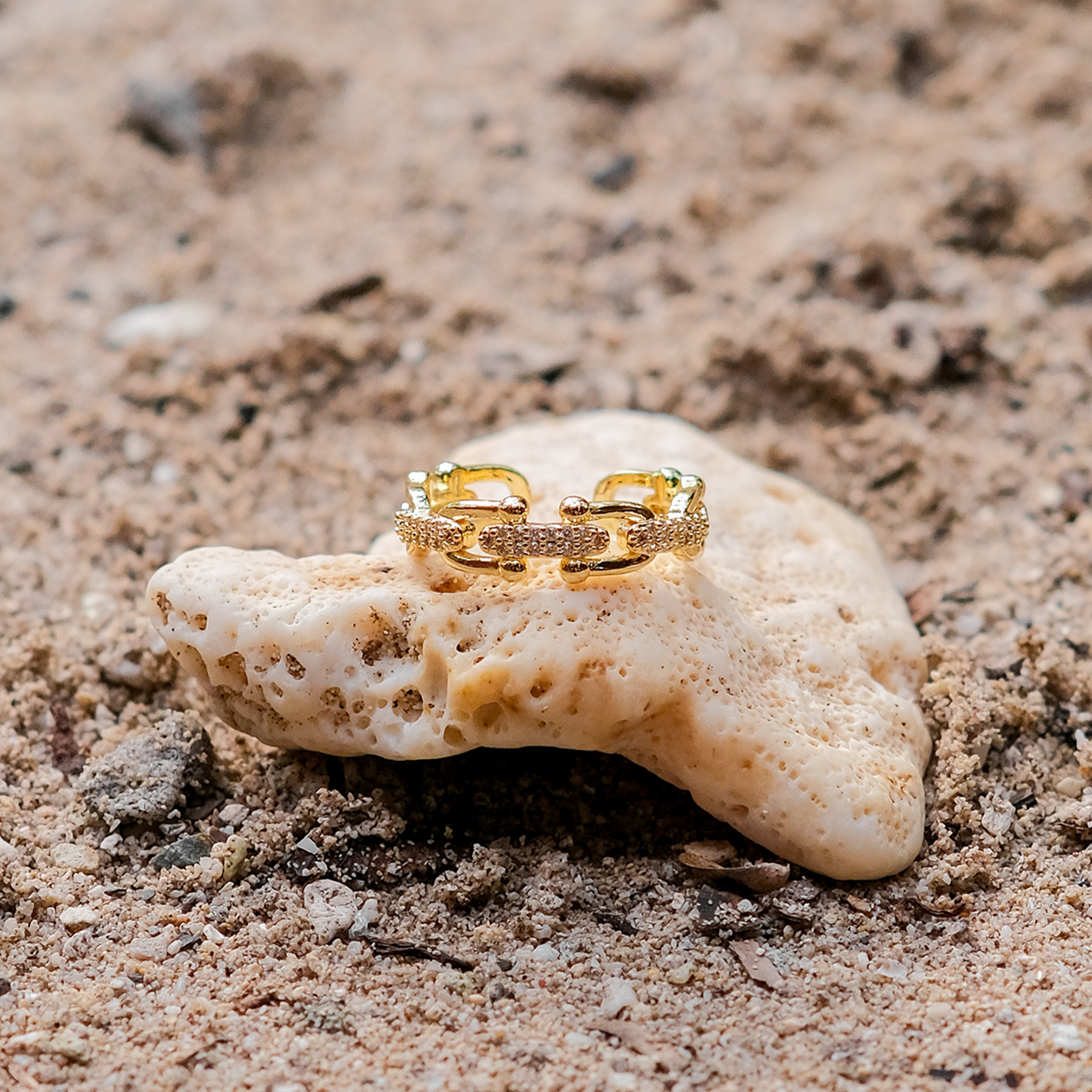 Luxe Radiance Gold Ring