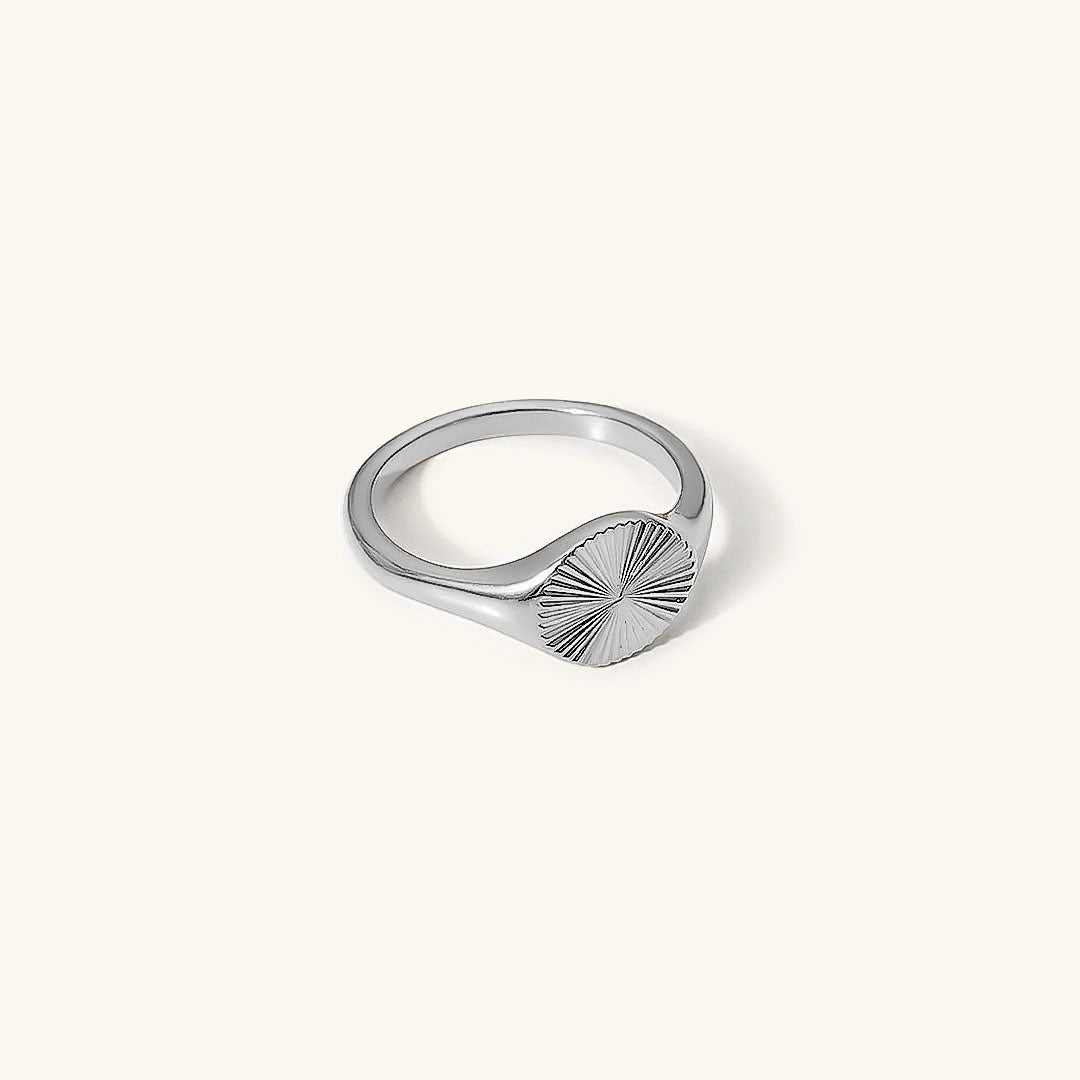 Cyna Radiant Gold Ring