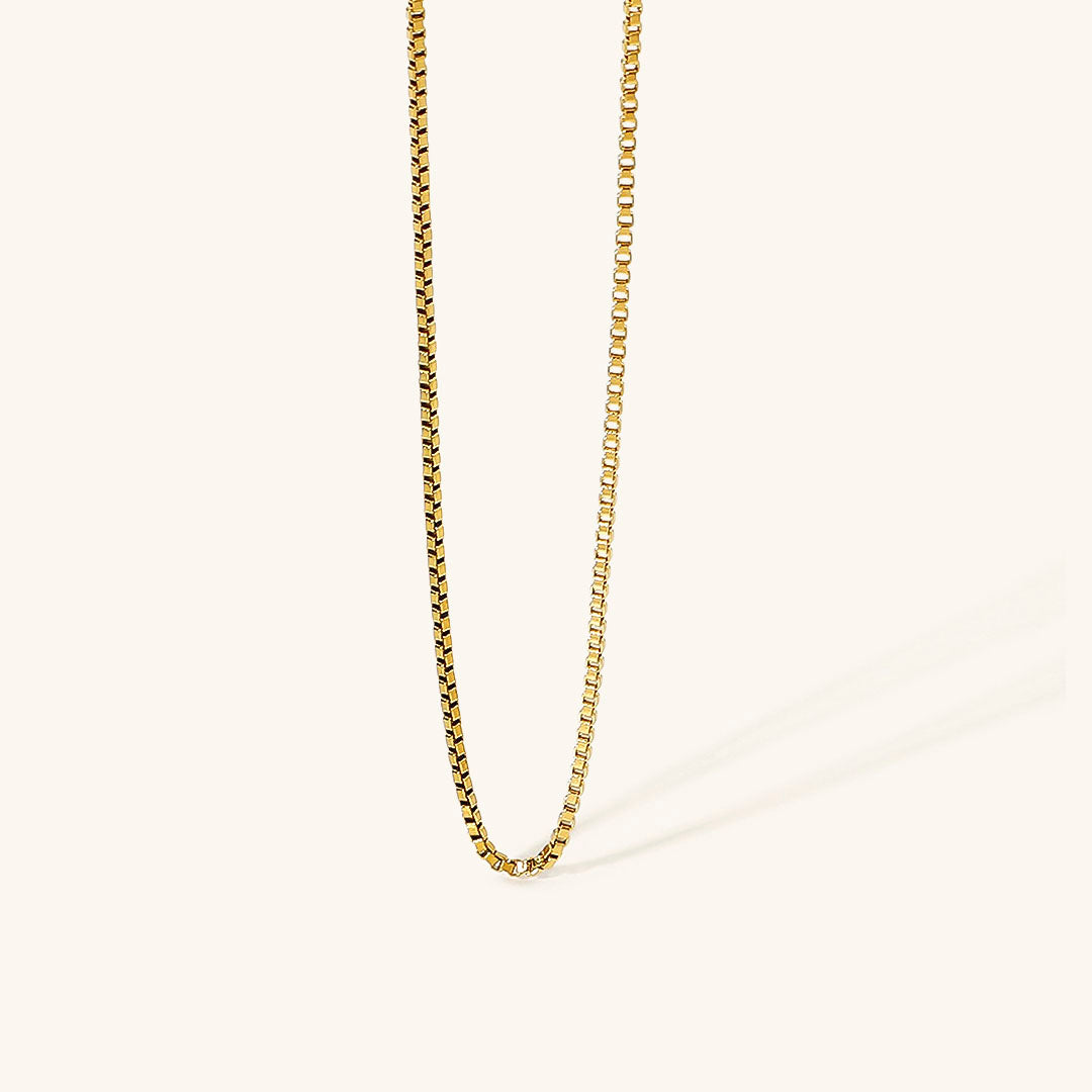 The Edgy Link Chain Necklace