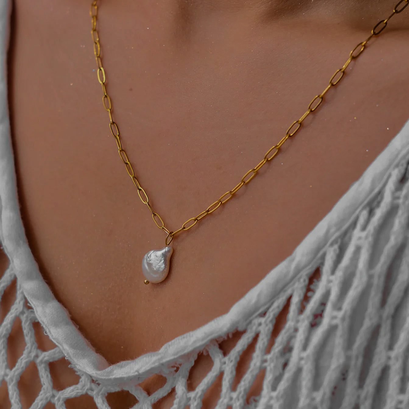 Elegant Pearl Radiance Necklace