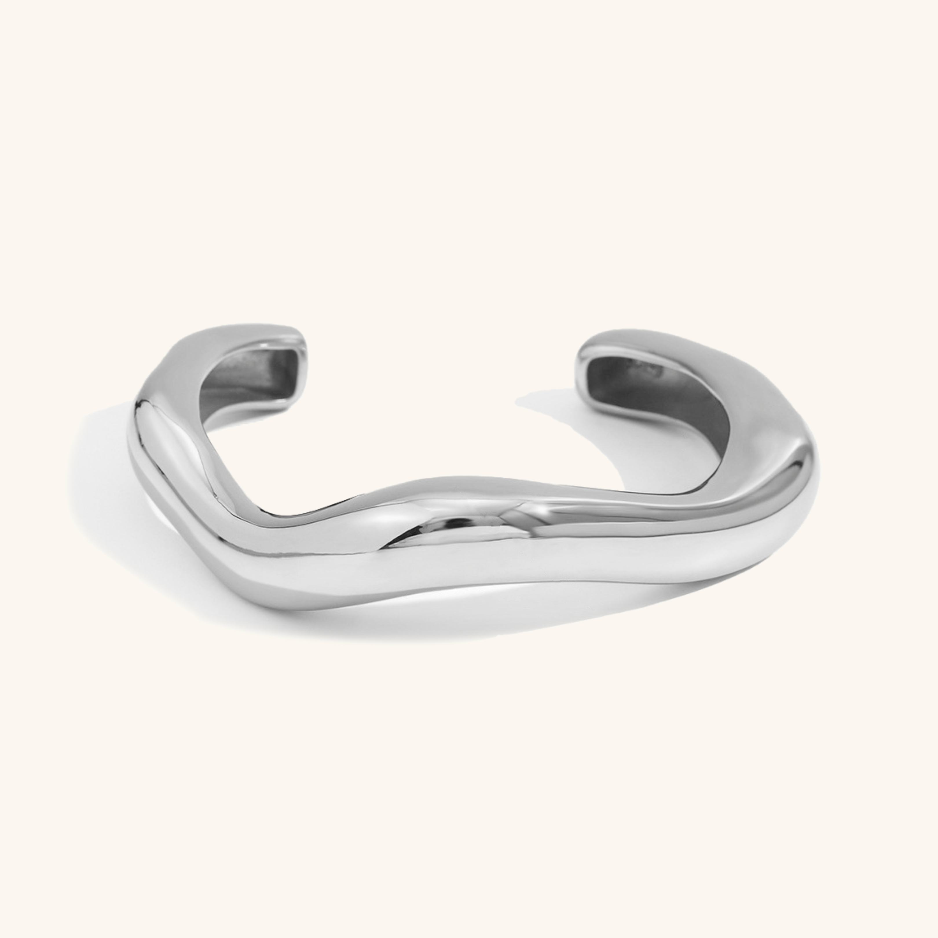 Zaria Fluid Gold Bangle