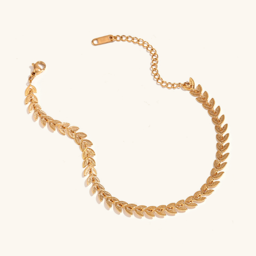 Elegant Gold Chain Bracelet