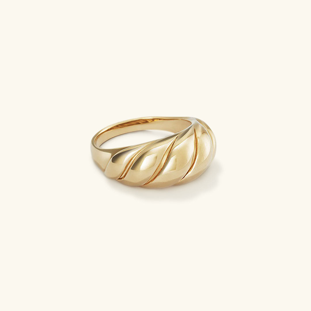 Elegant Gold Croissant Band Ring
