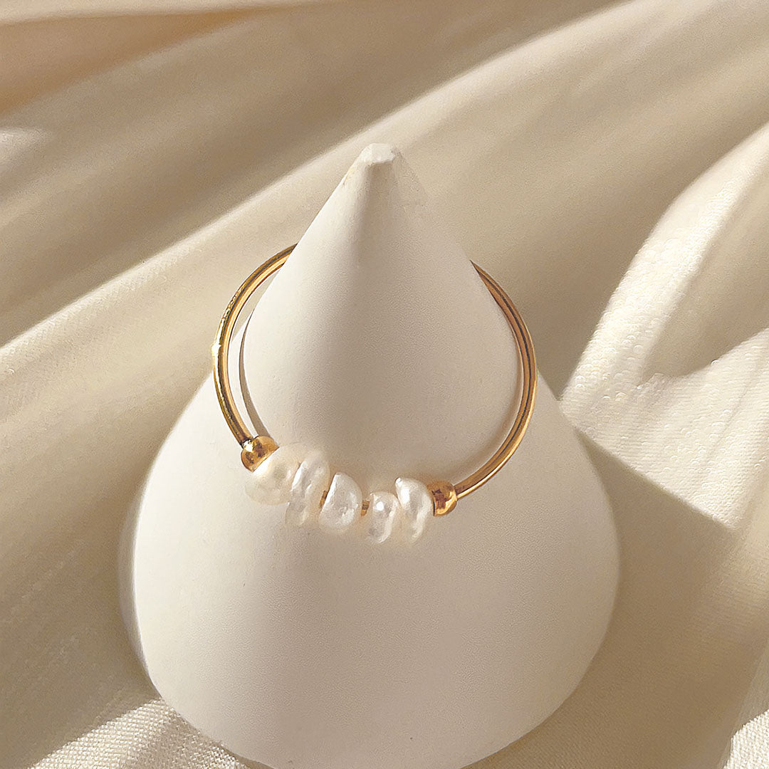 Luxe Pearl Gold Band