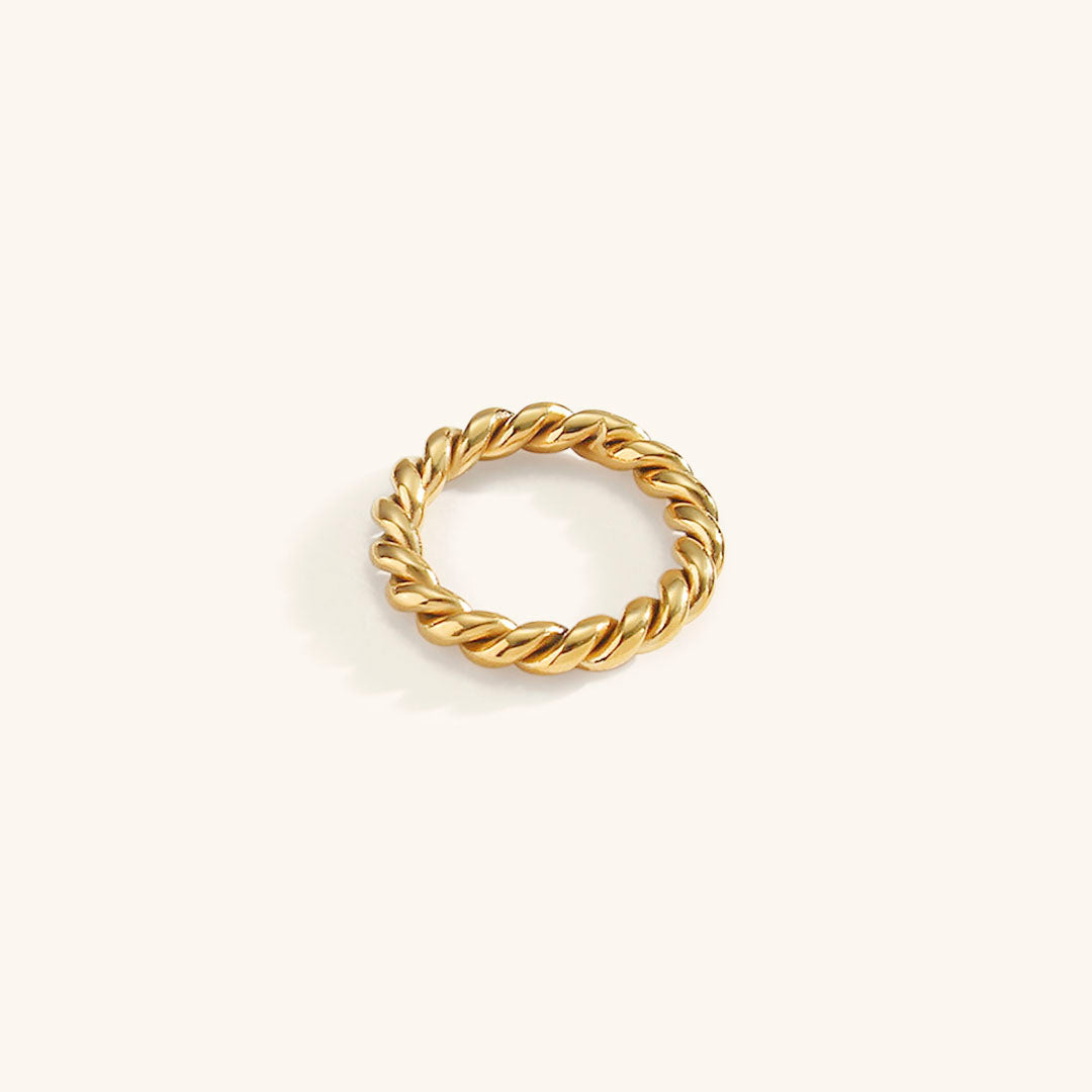 Twisted Elegance Gold Ring