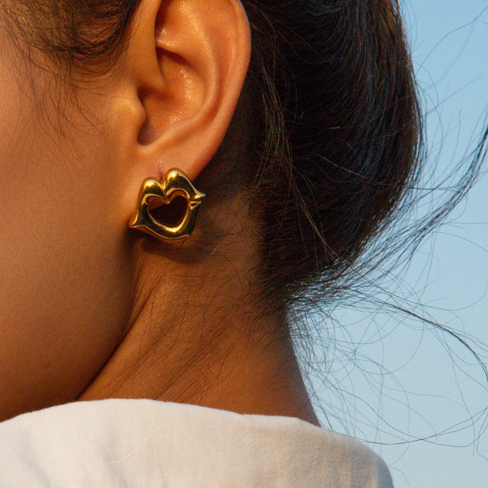 Kissable Curves Gold Earrings