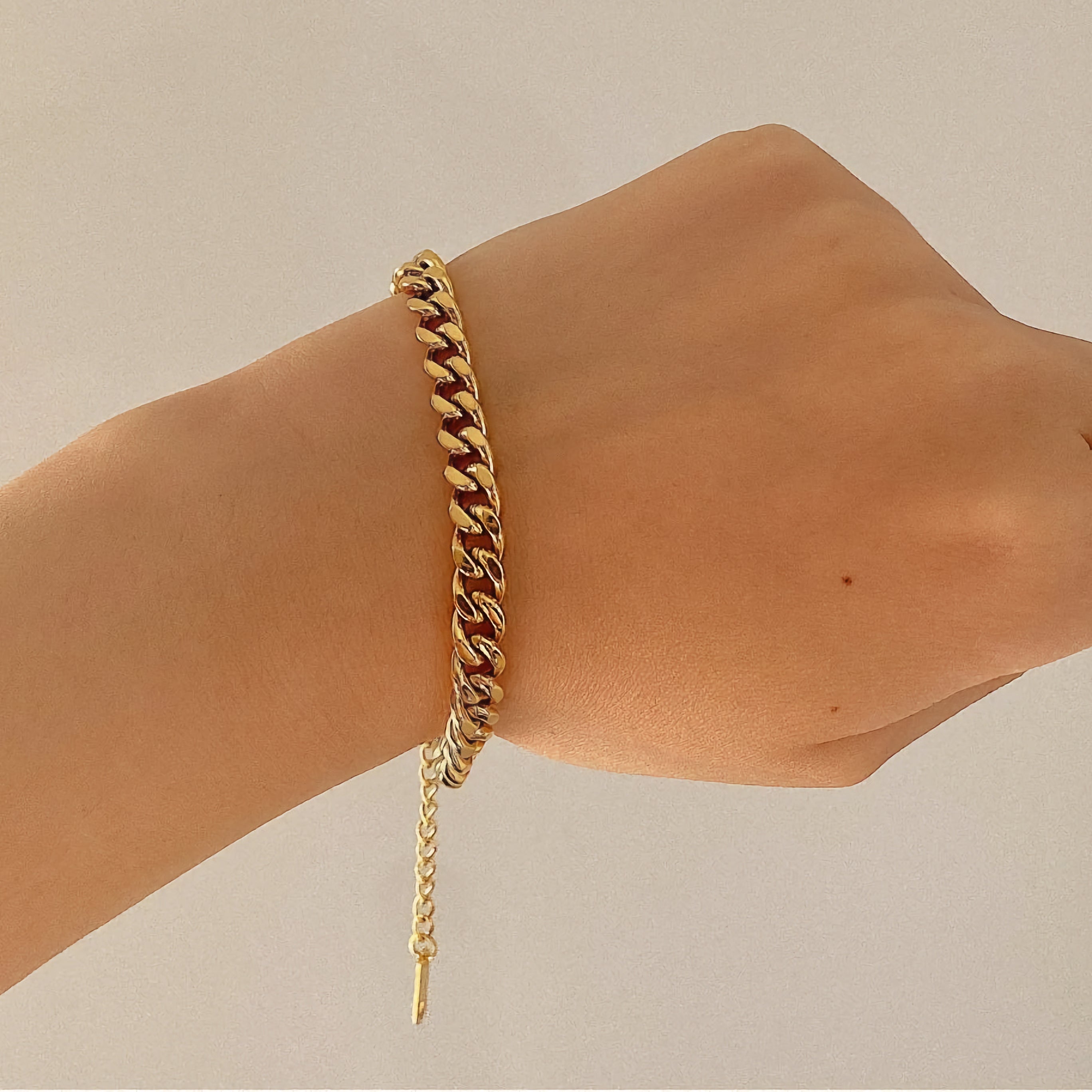 Radiant Gold Chain Bracelet