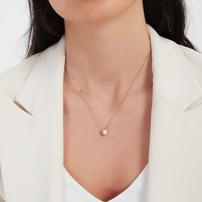 Gold Pearl Elegance Necklace