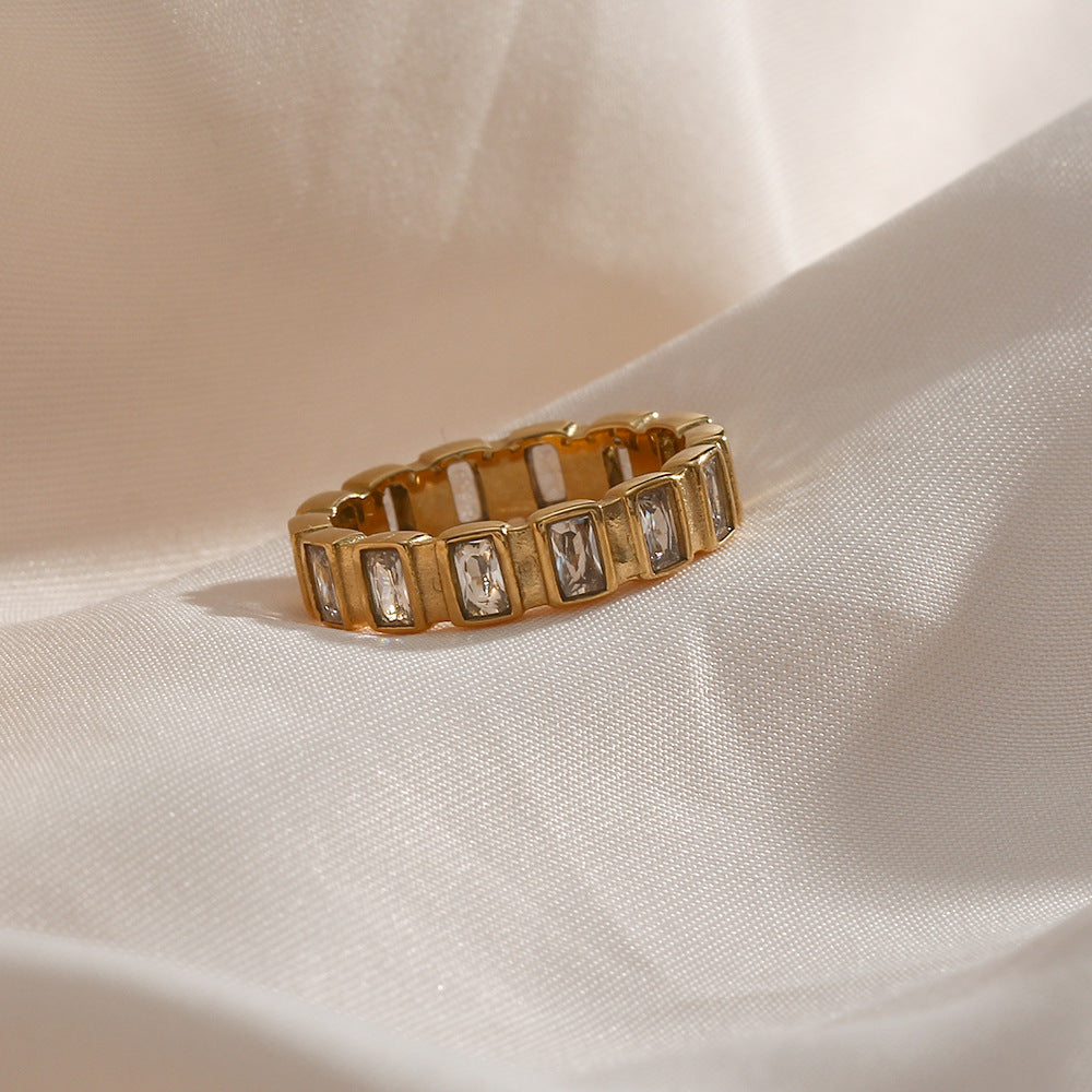 Radiant Calla Gold Ring