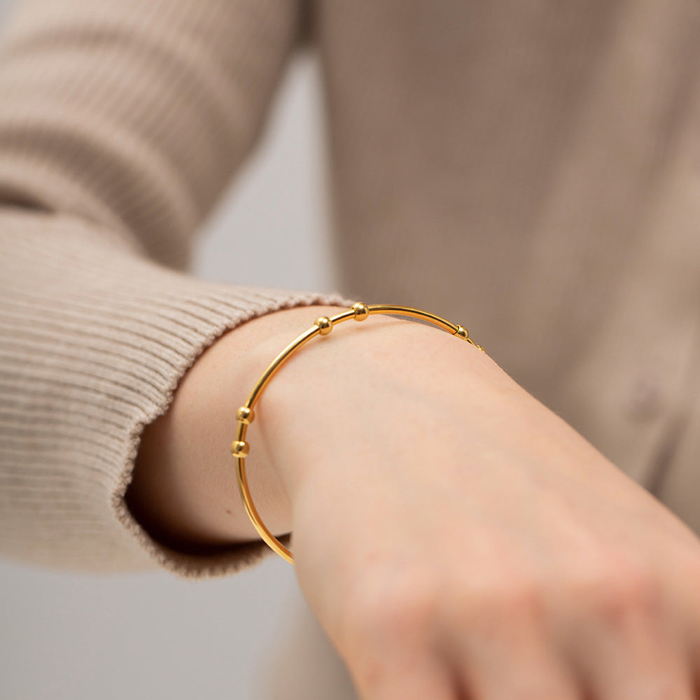Elegant Gold Bangle - Minimalist Radiance