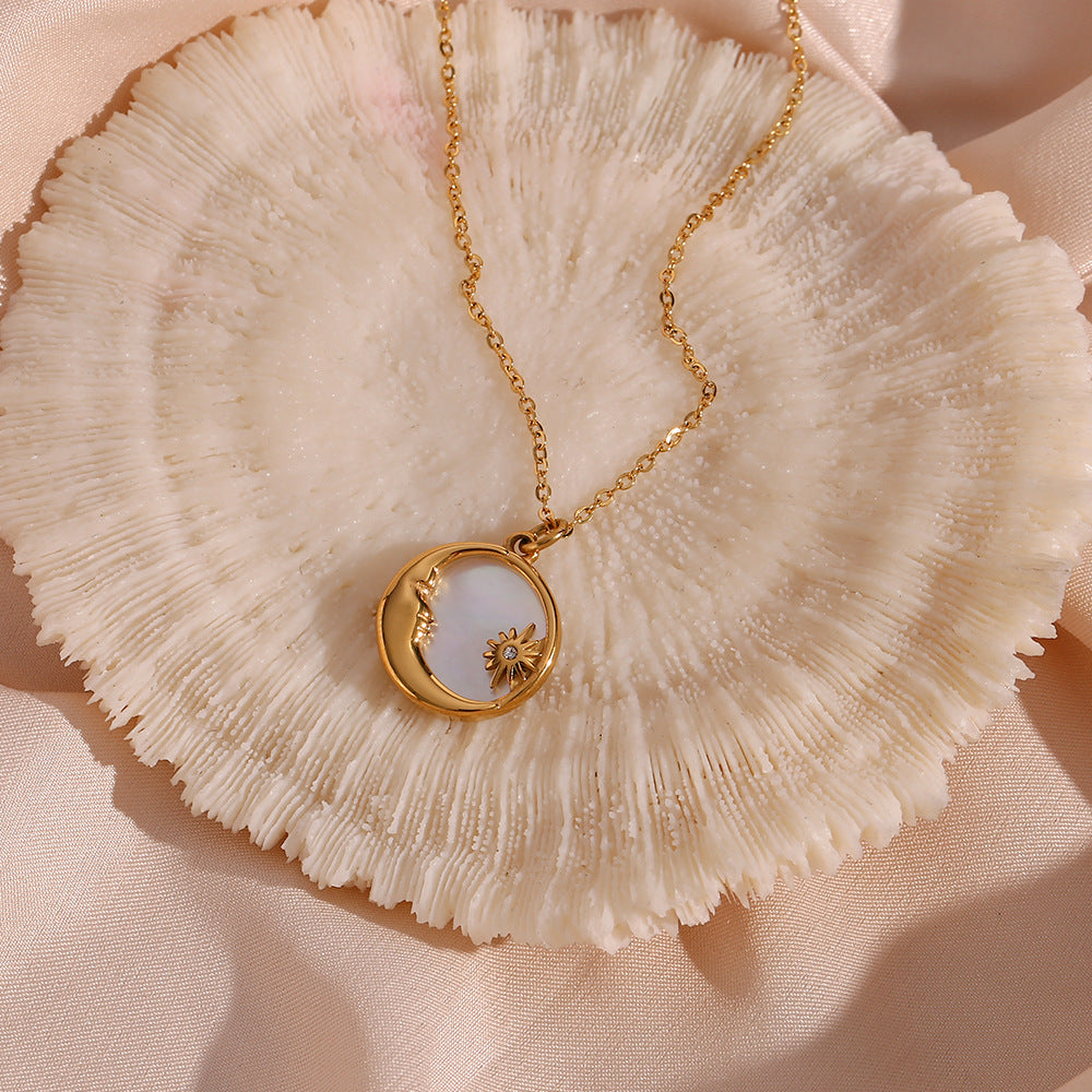 Stellar Radiance Gold Necklace