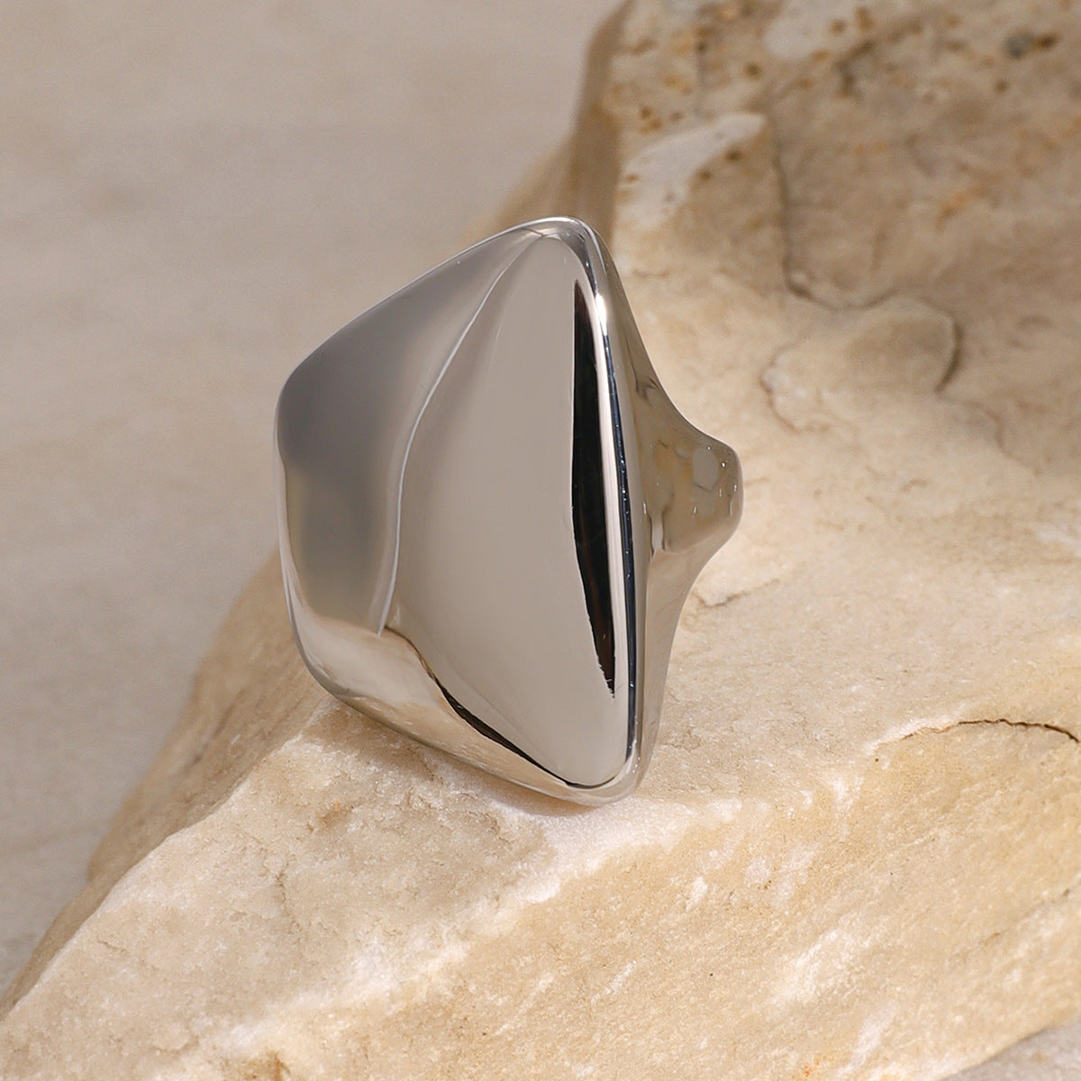 Elowen Geometric Gold Ring