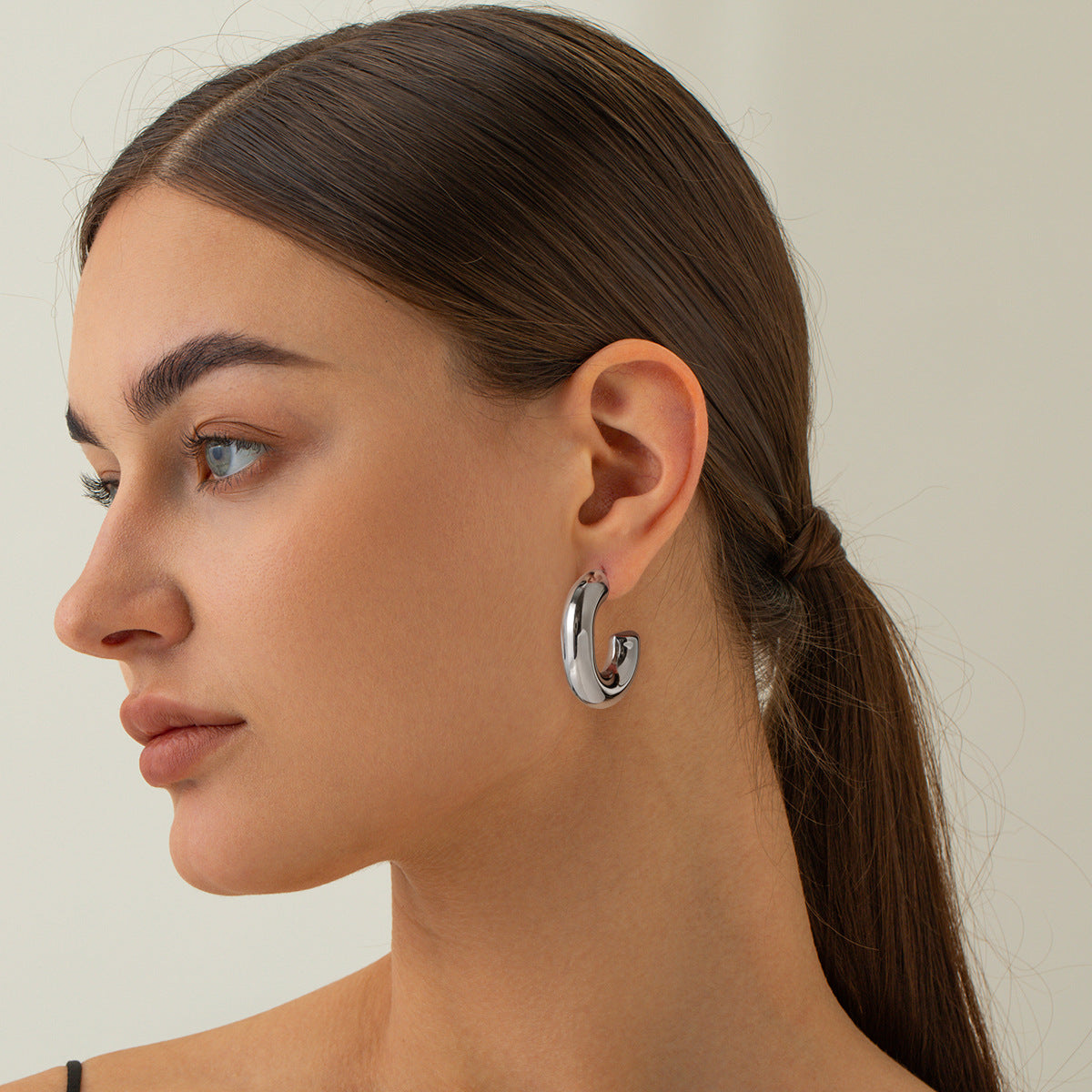 Alera Classic Silver Hoops