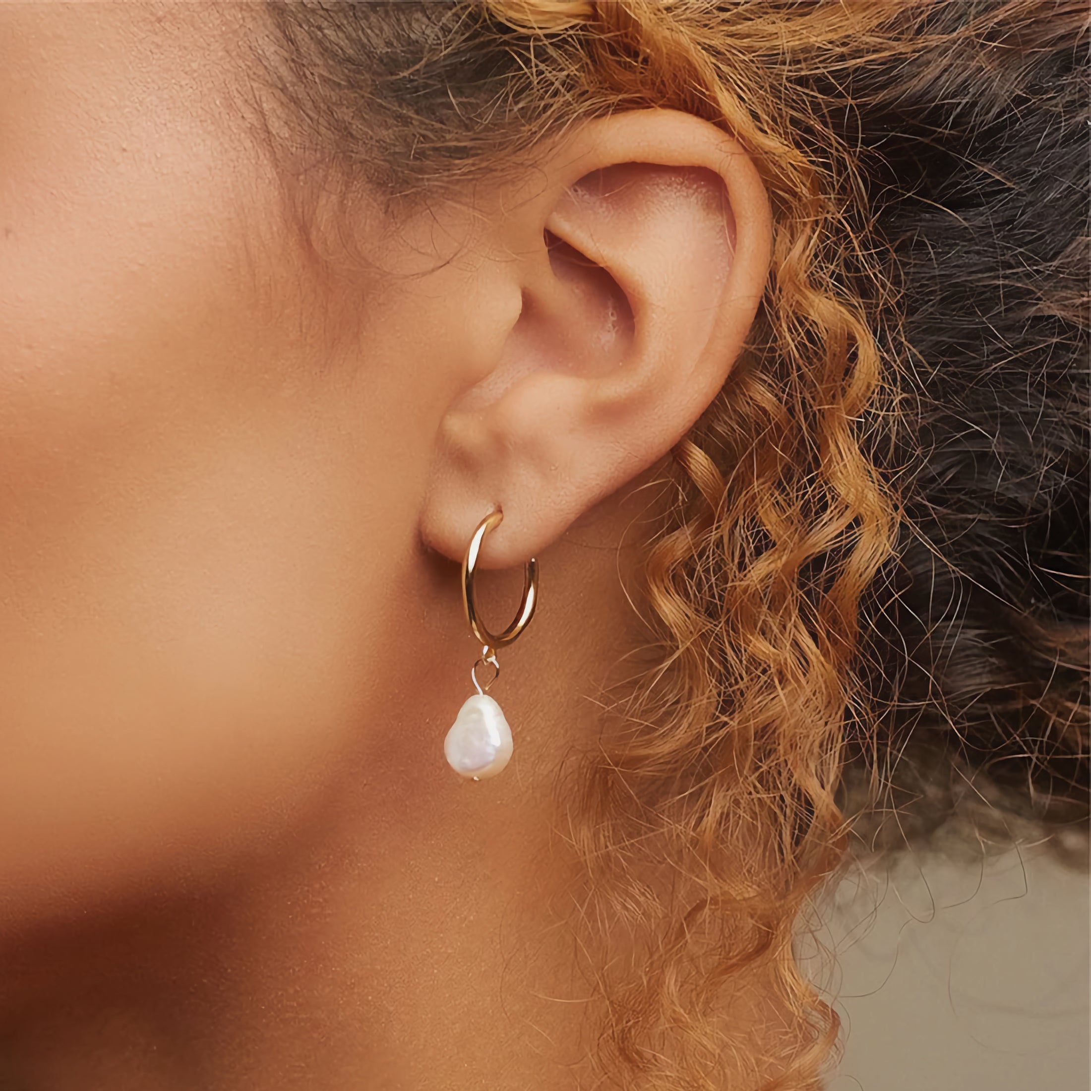 Luminous Pearl Gold Earrings