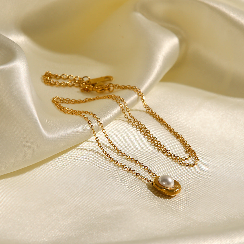 Gold Pearl Elegance Necklace