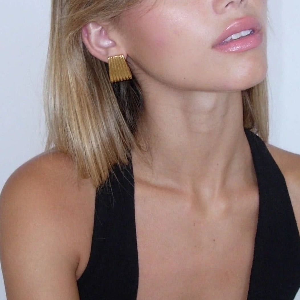 Aria Gold Bar Studs