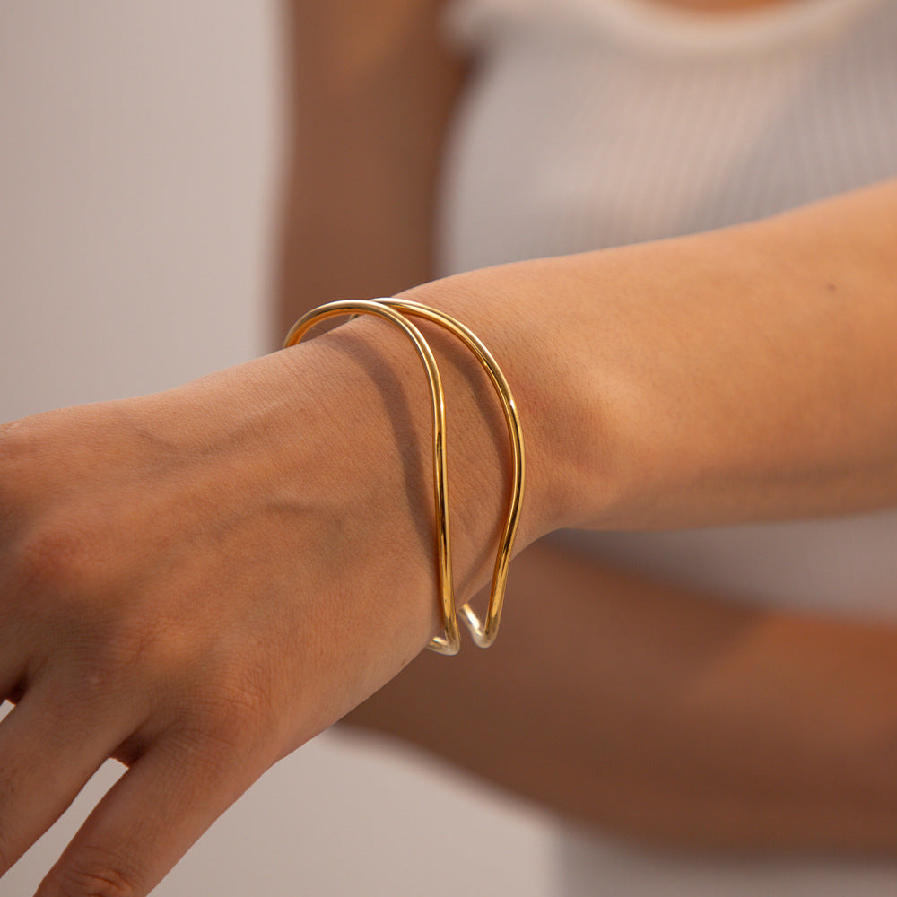 Aura Gold Intertwined Bracelet