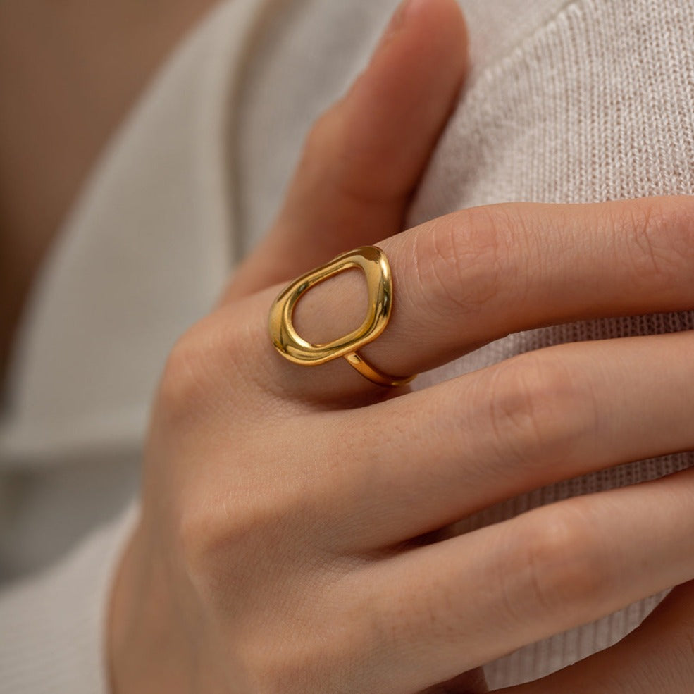 Luxe Gold Band Ring