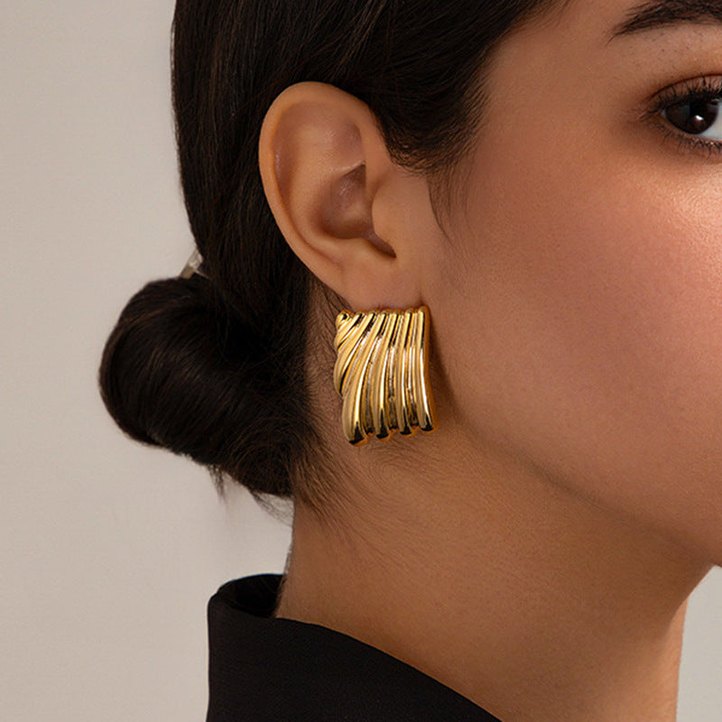 Alisa Elegant Gold Earrings