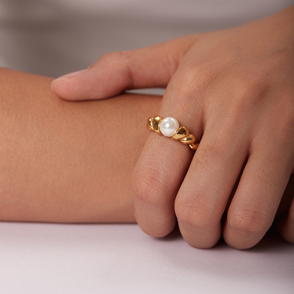 Scarlett Pearl & Gold Ring