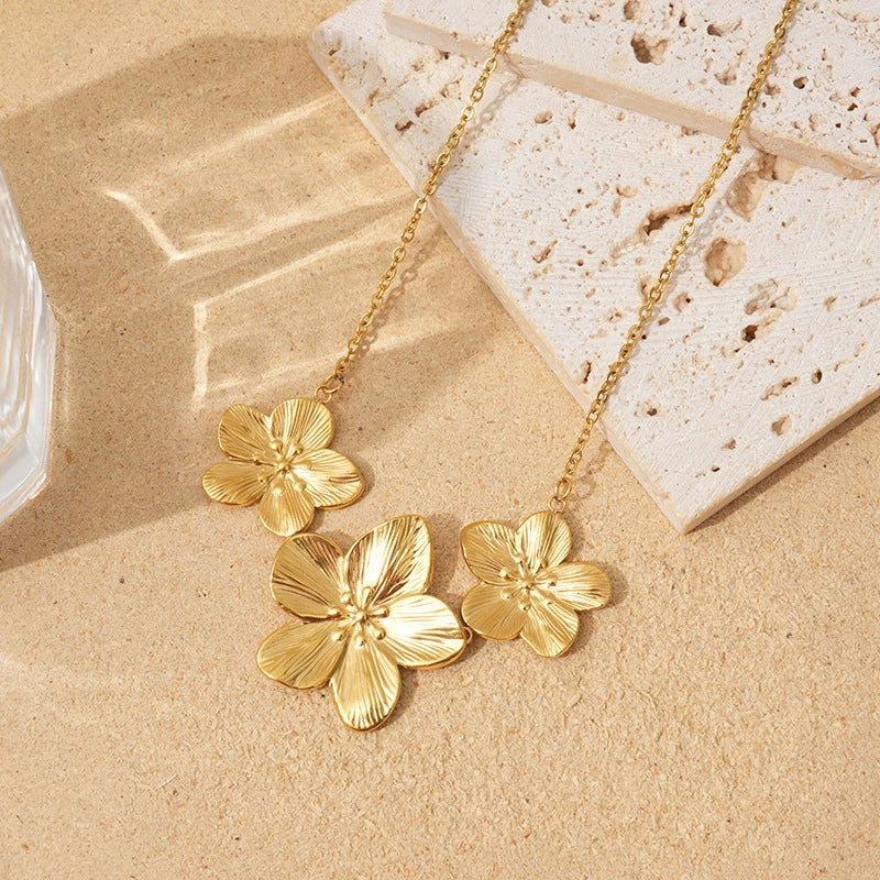 Floral Dream Gold Necklace
