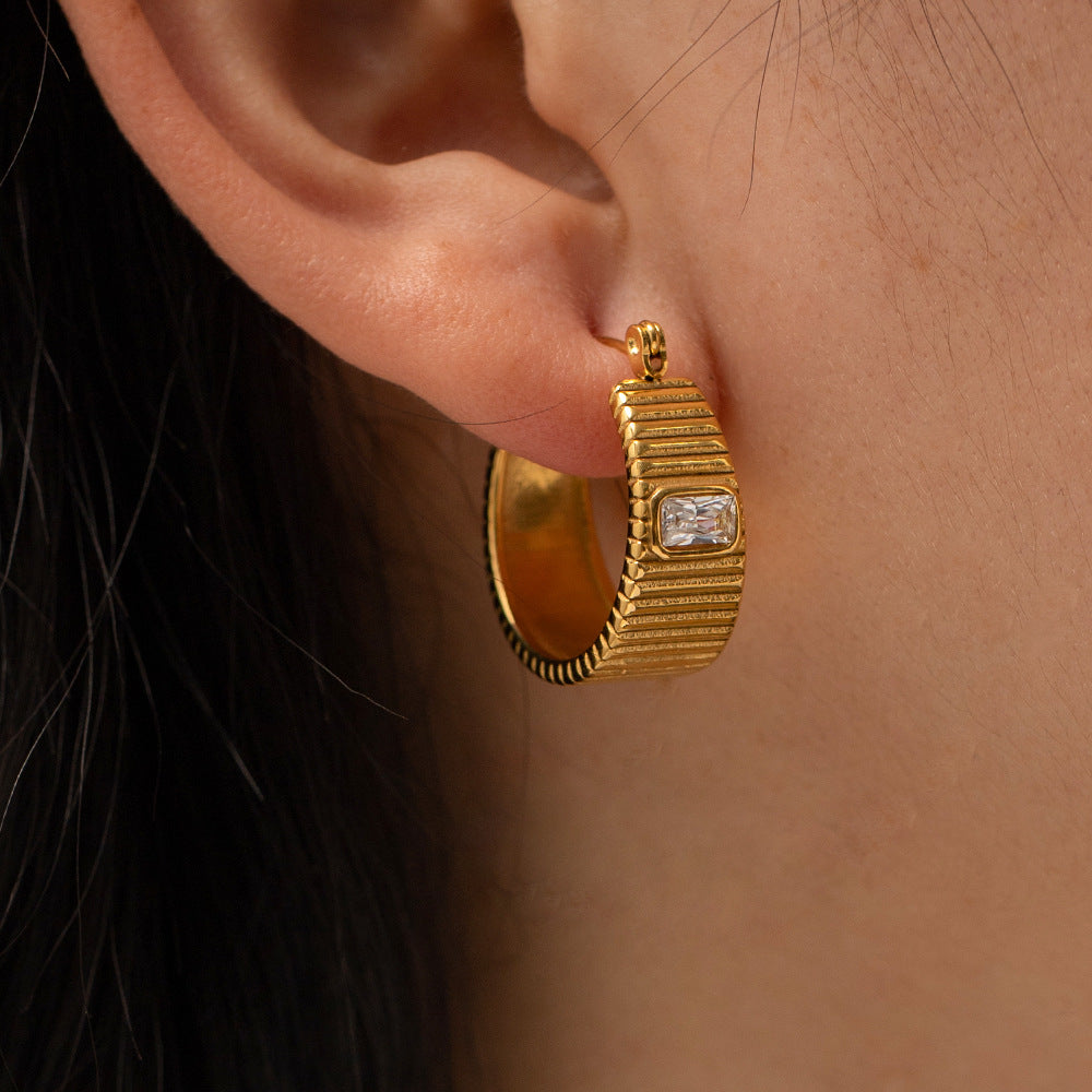 Carole Sparkling Gold Hoops