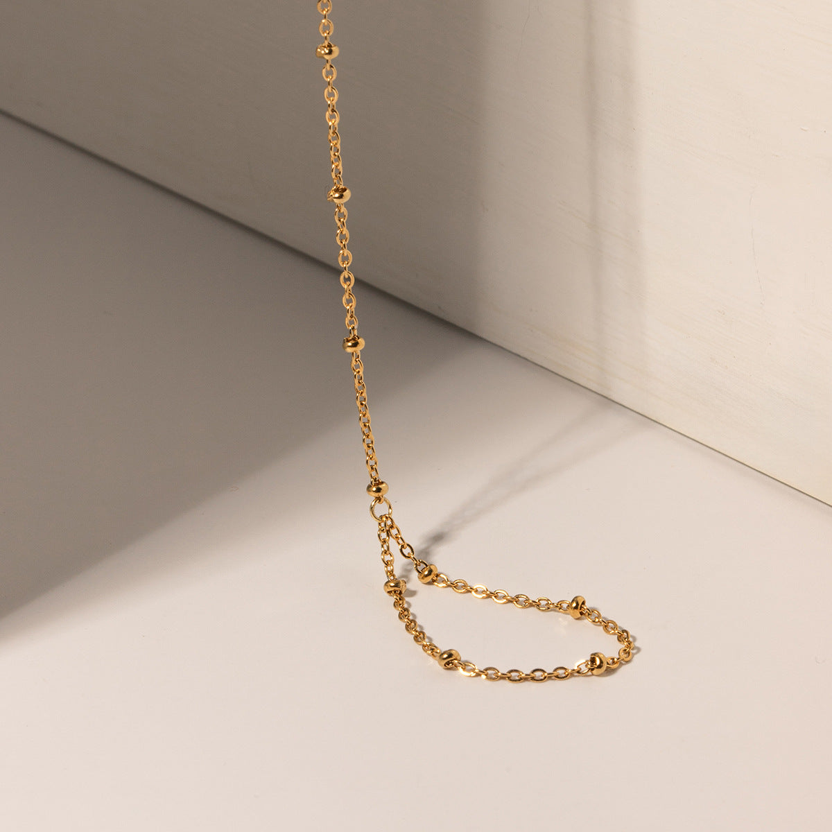 Evelyne Refined Gold Chain Bracelet