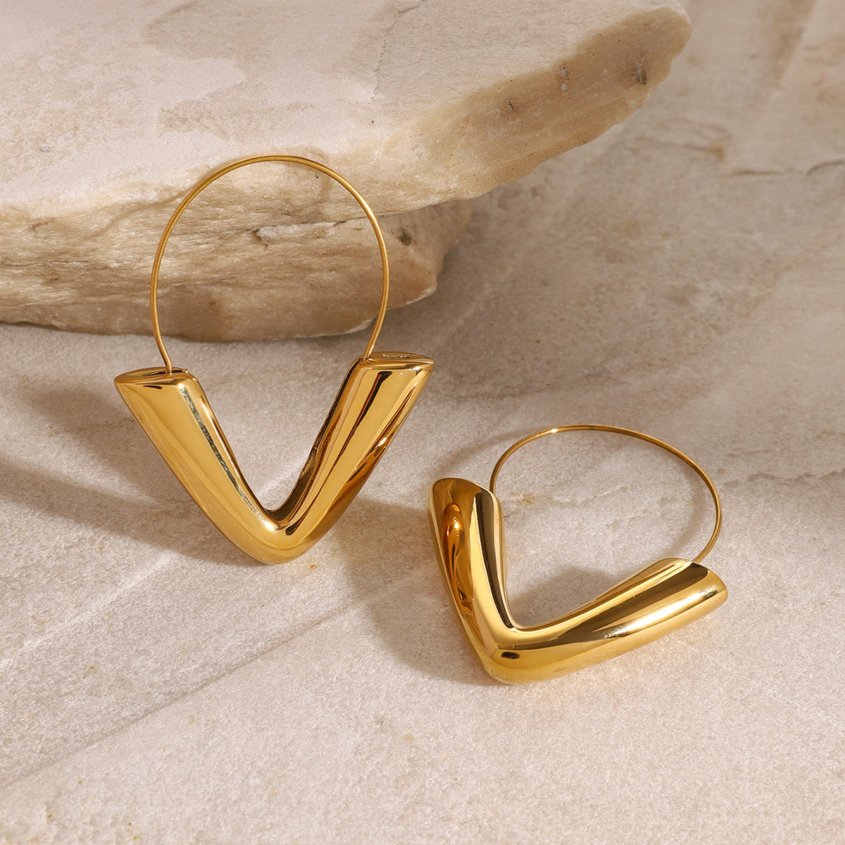 Sculpted Arrowhead Hoops