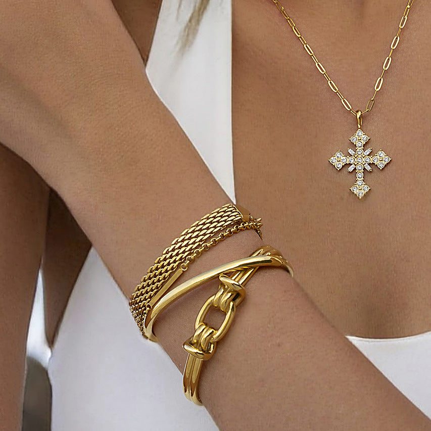 Luxe Golden Wave Bangle