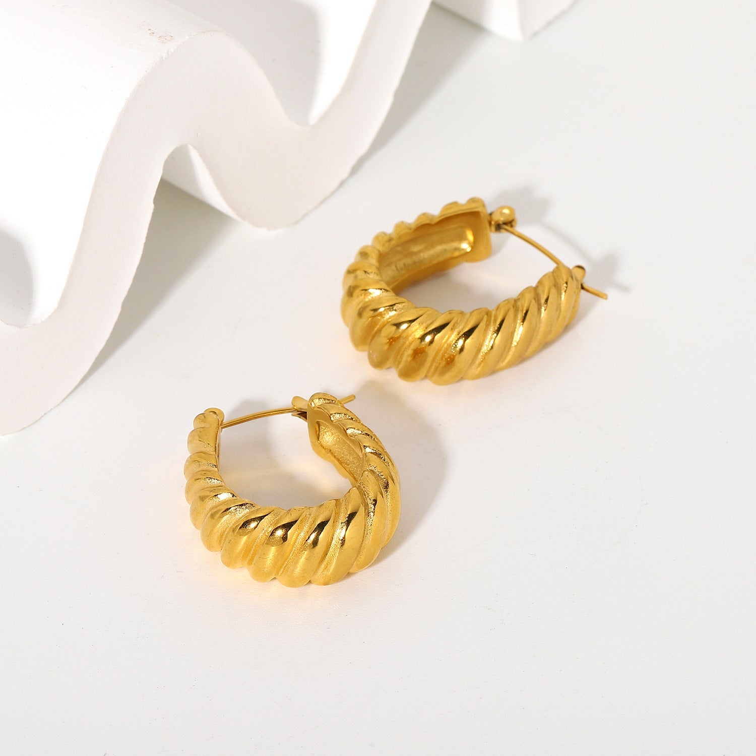 Lina Dazzle Gold Earrings