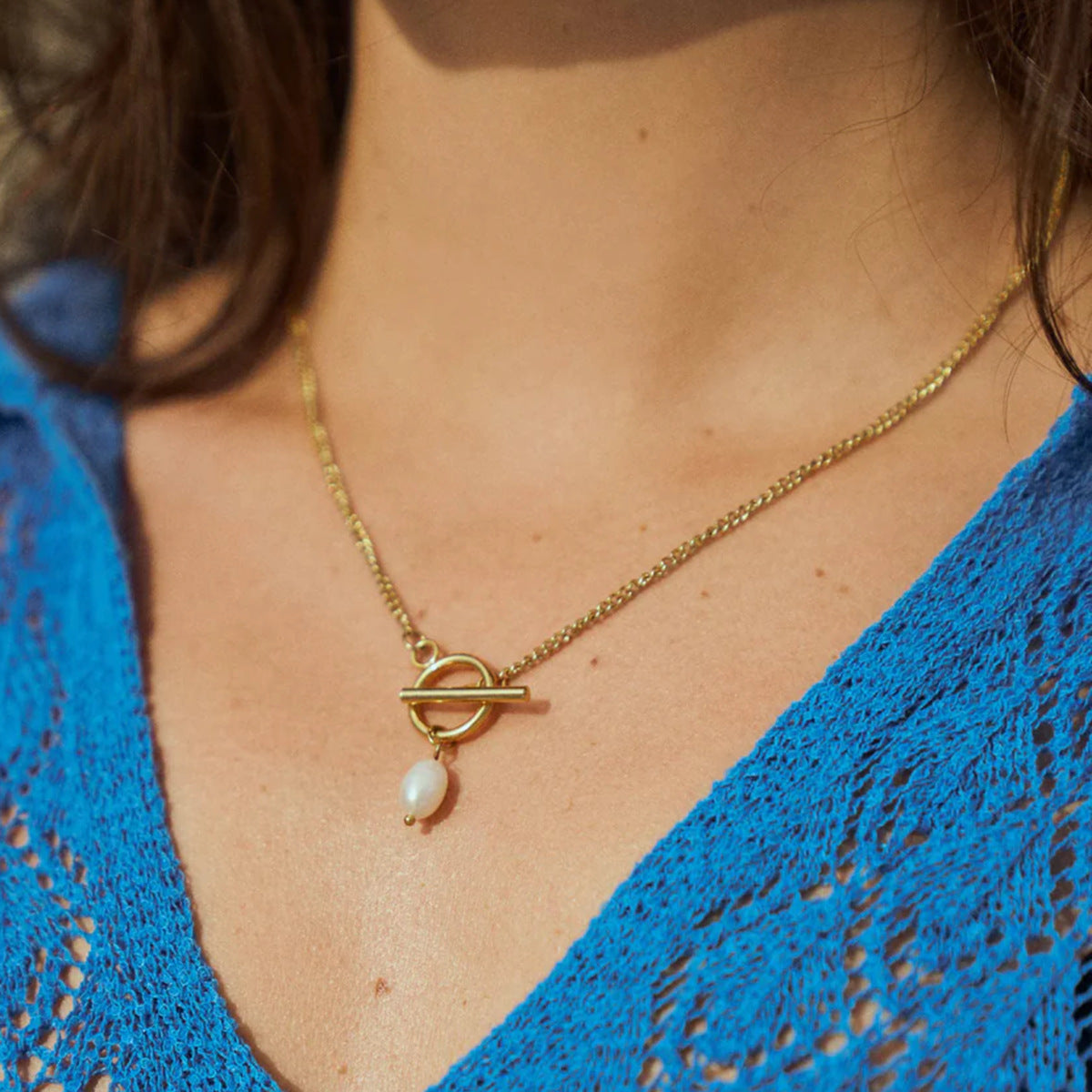 Chic Pearl Toggle Necklace