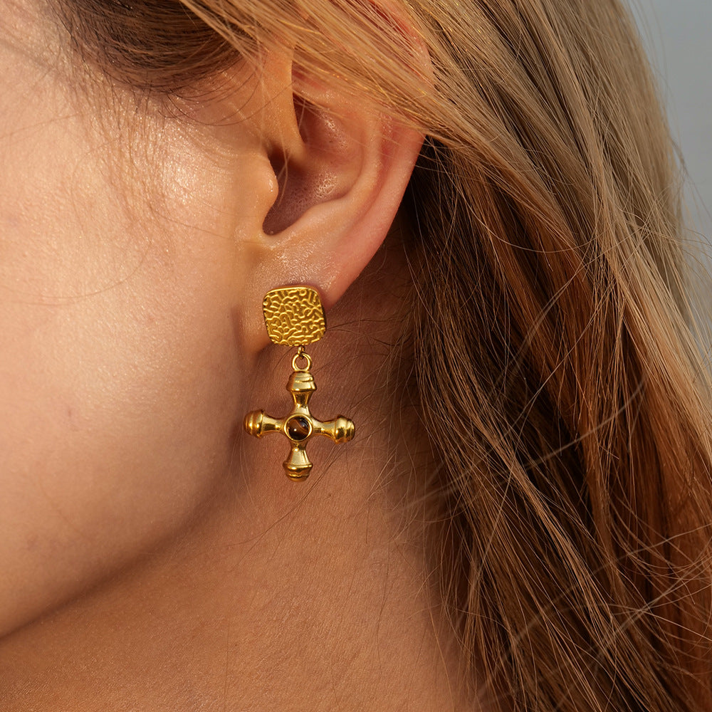 Della Shimmer Gold Earrings