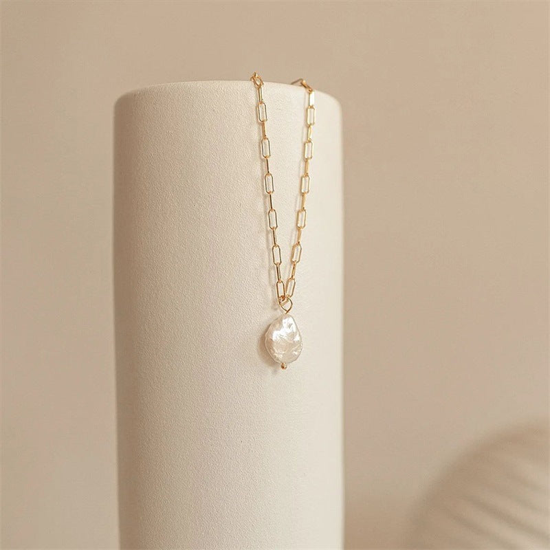 Elegant Pearl Radiance Necklace