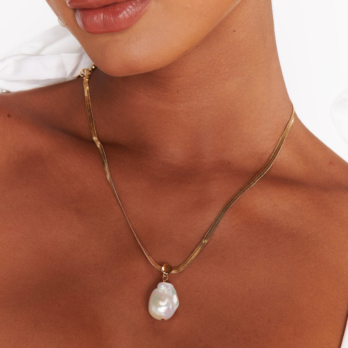 Modern Pearl Chain Necklace