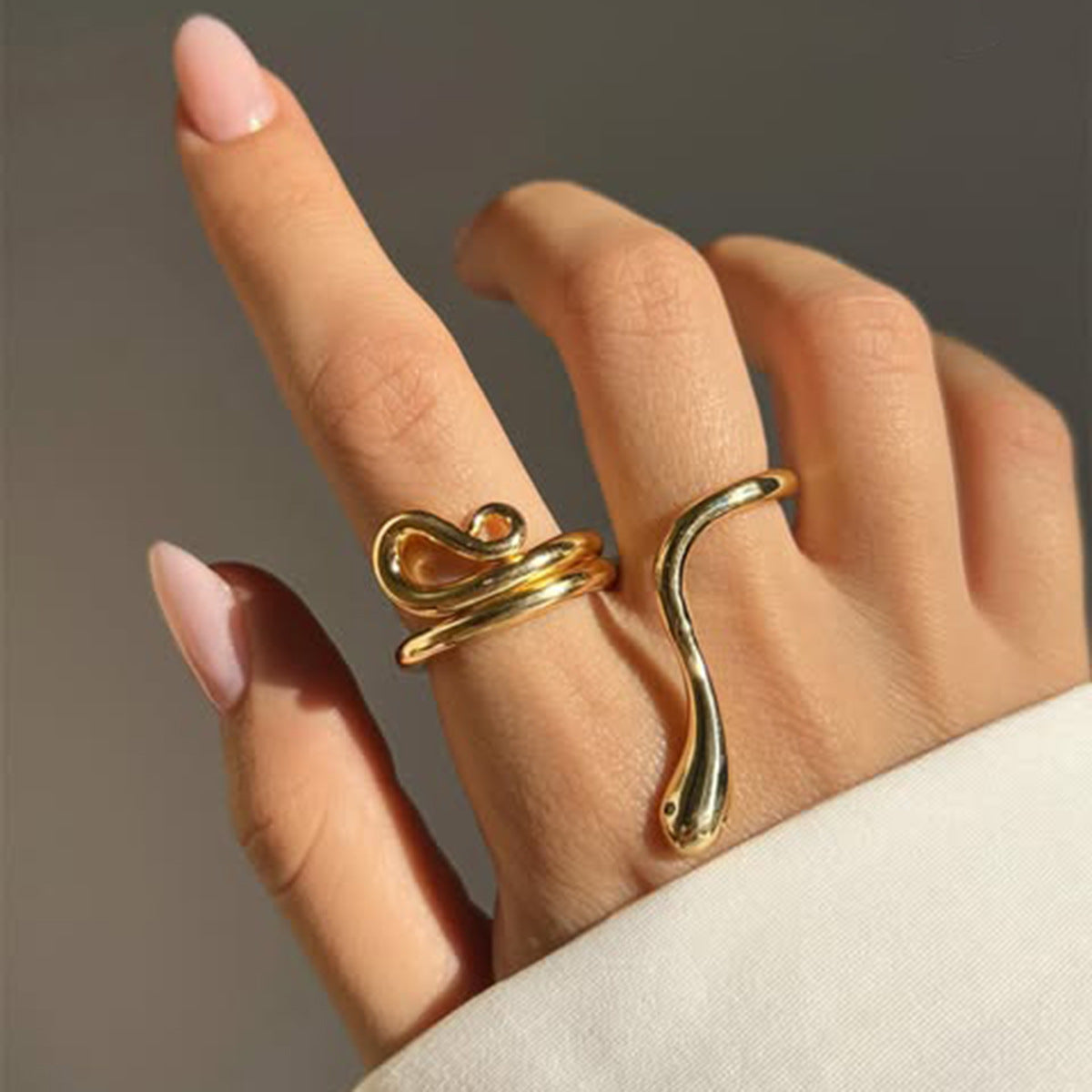 Serpentine Arc Ring - Gold