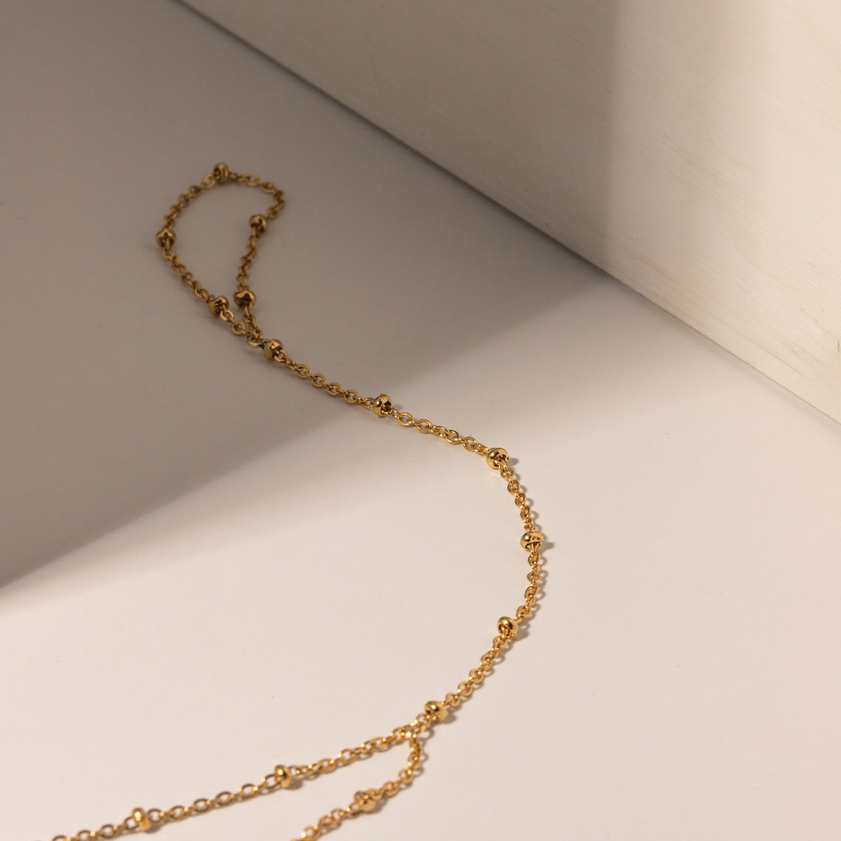 Evelyne Refined Gold Chain Bracelet