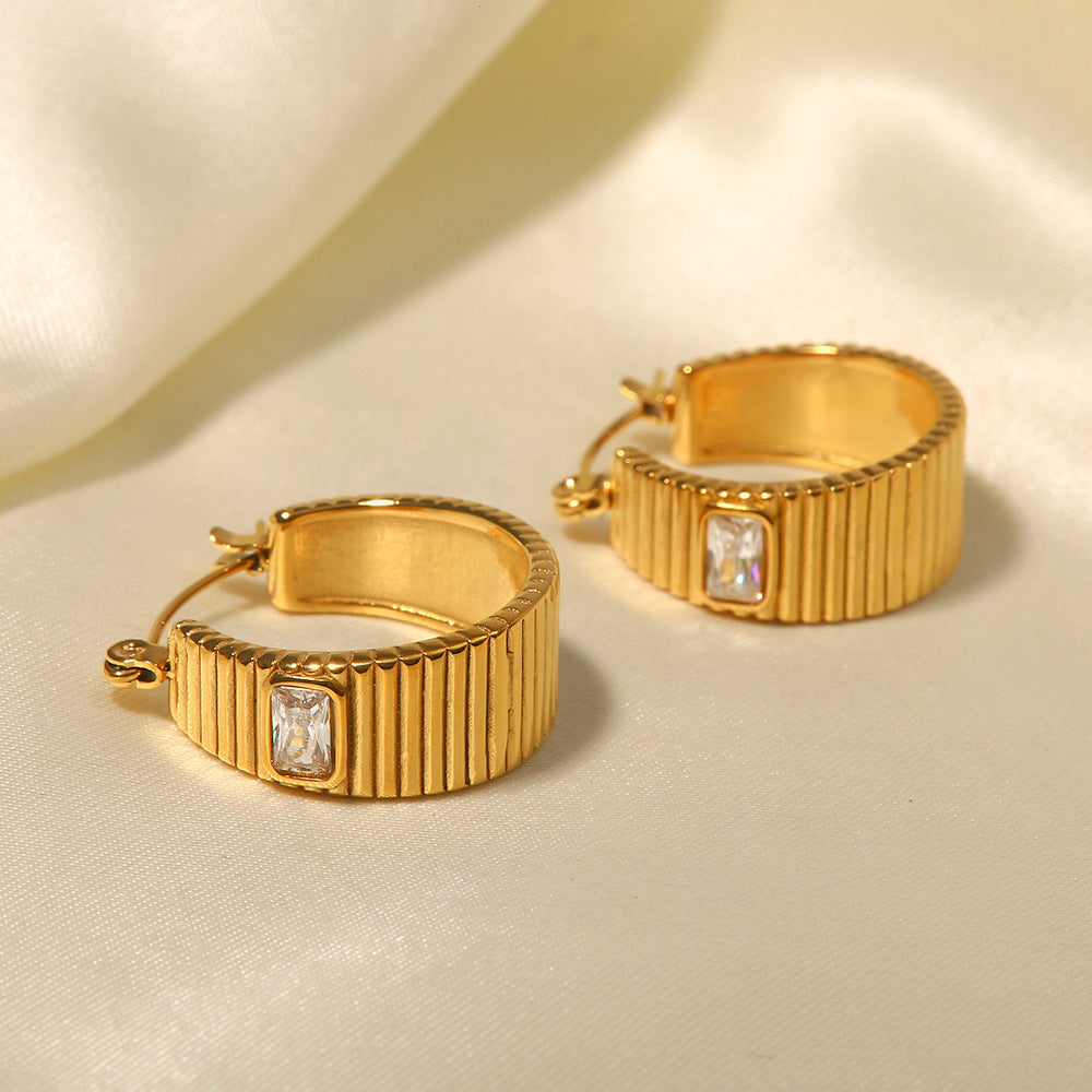 Carole Sparkling Gold Hoops