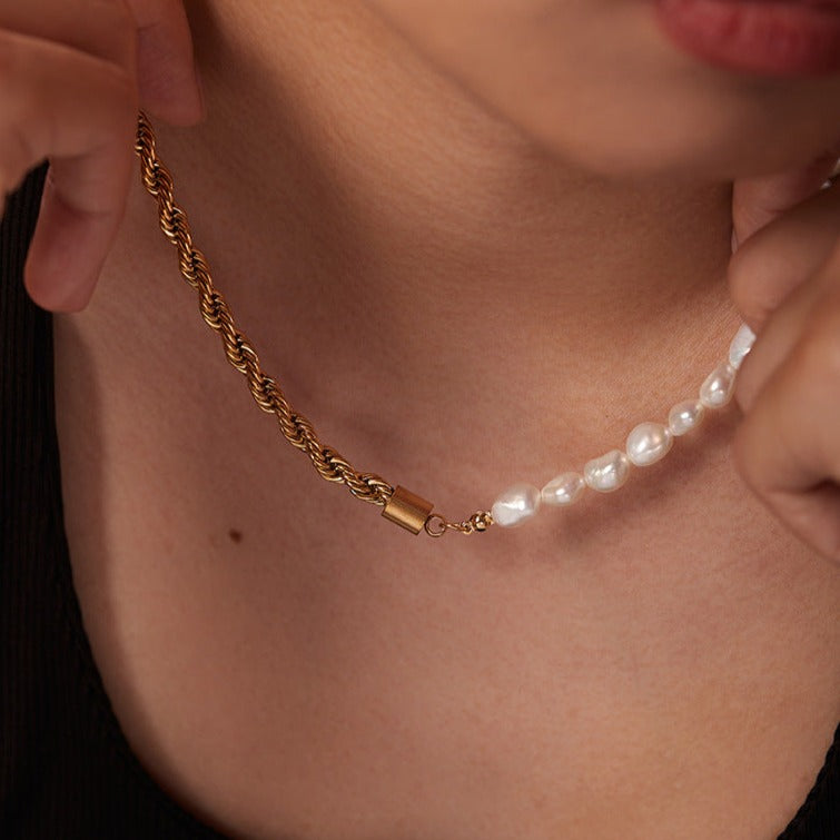 Aethelred Gold Pearl Choker