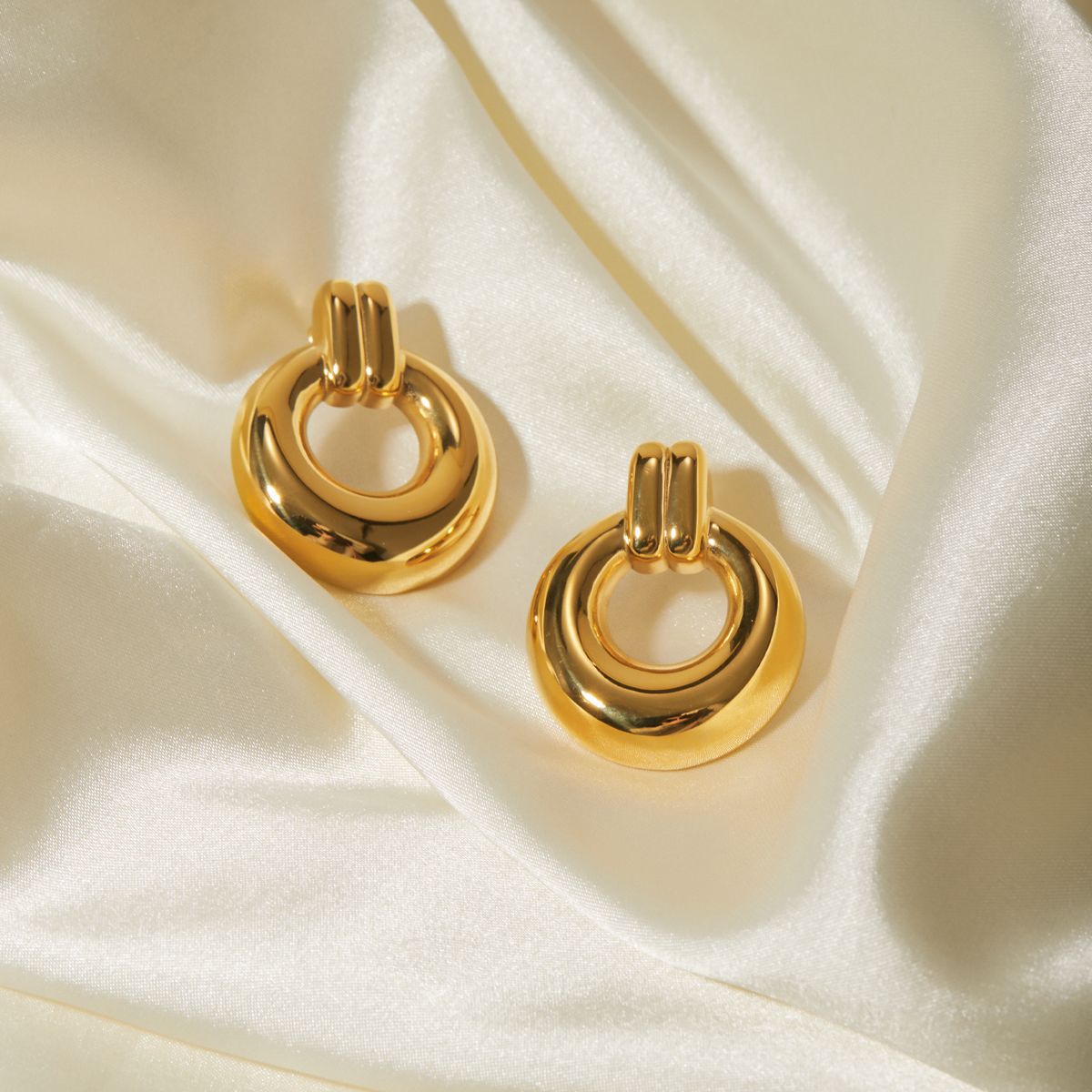 Nora Knot Earrings