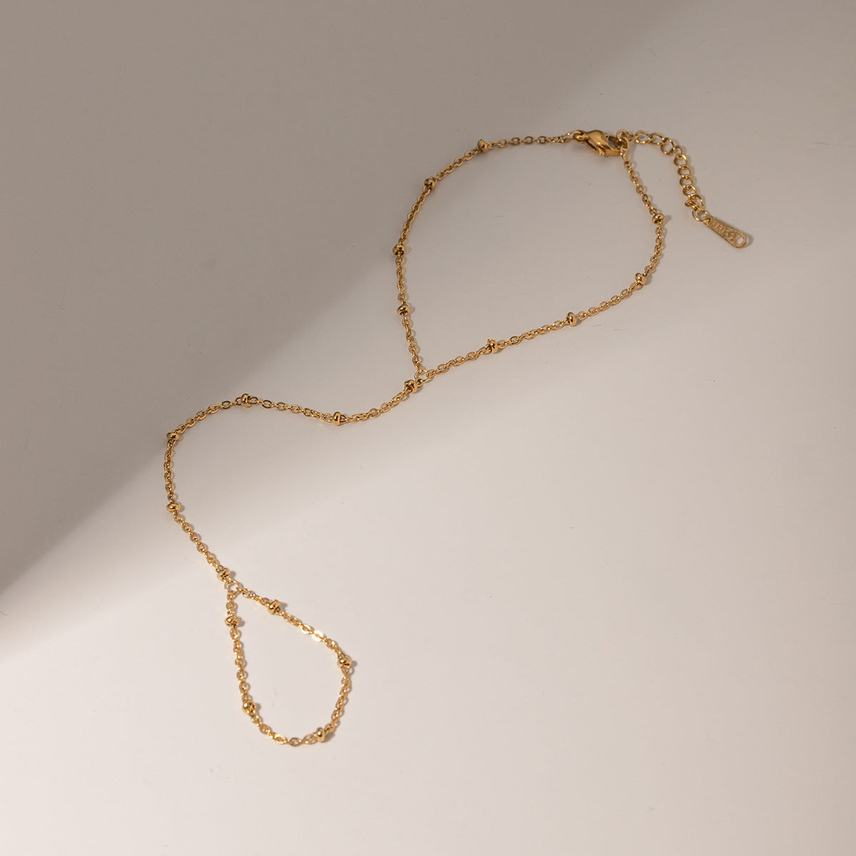 Evelyne Refined Gold Chain Bracelet