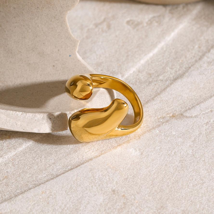Geometric Gold Statement Ring