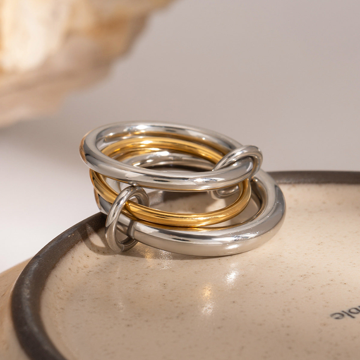 Canaria Intertwined Ring