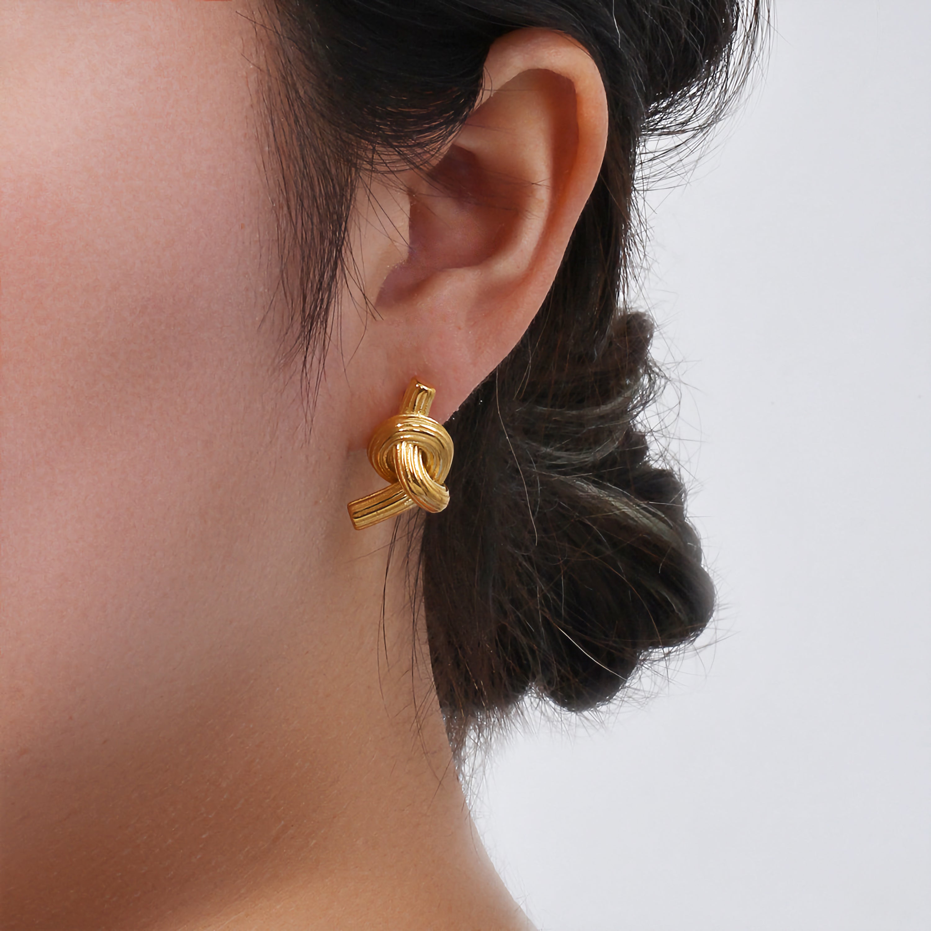 Elegant Gold Knot Earrings