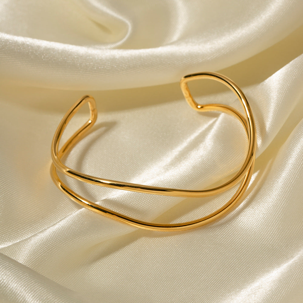 Aura Gold Intertwined Bracelet