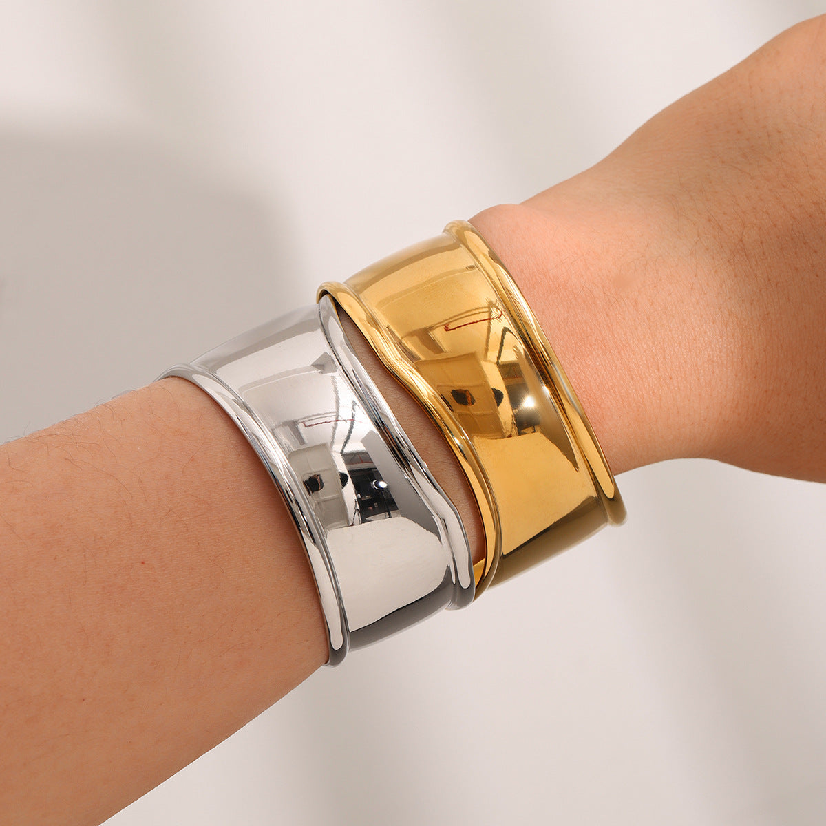 Ethereal Gold Bangle