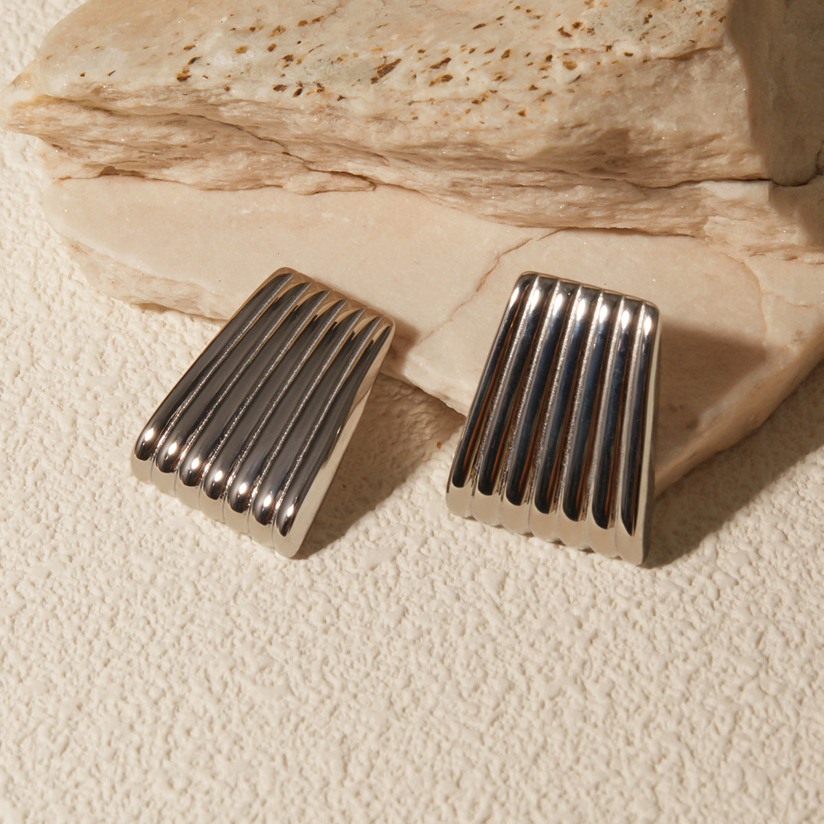Aria Gold Bar Studs