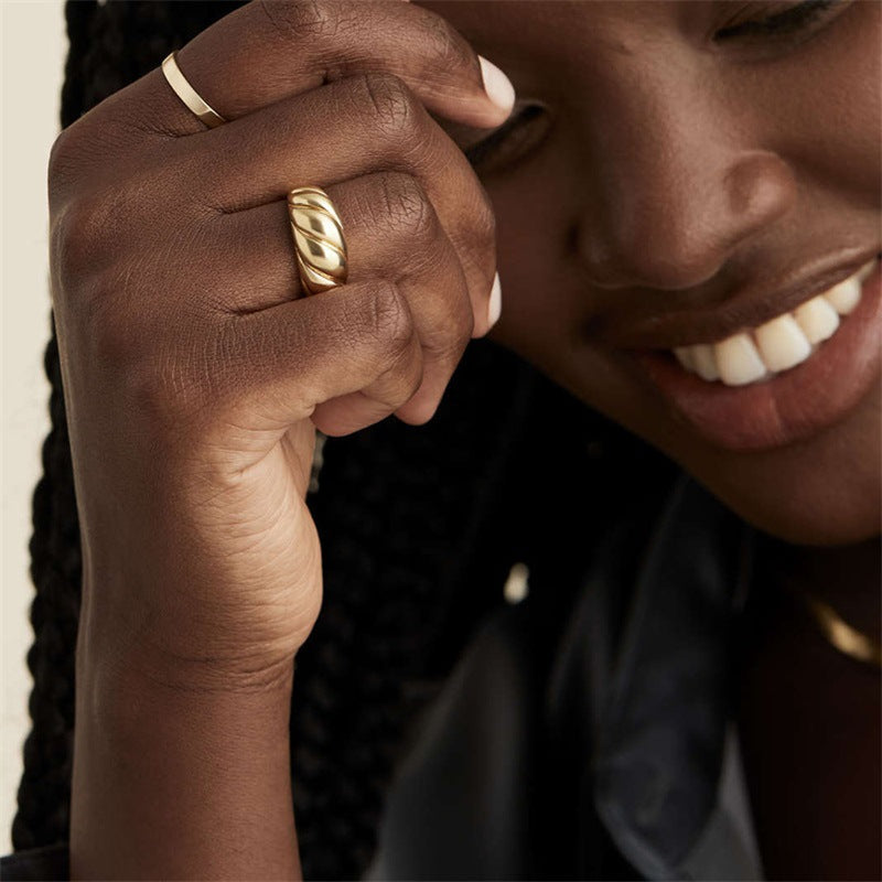 Elegant Gold Croissant Band Ring